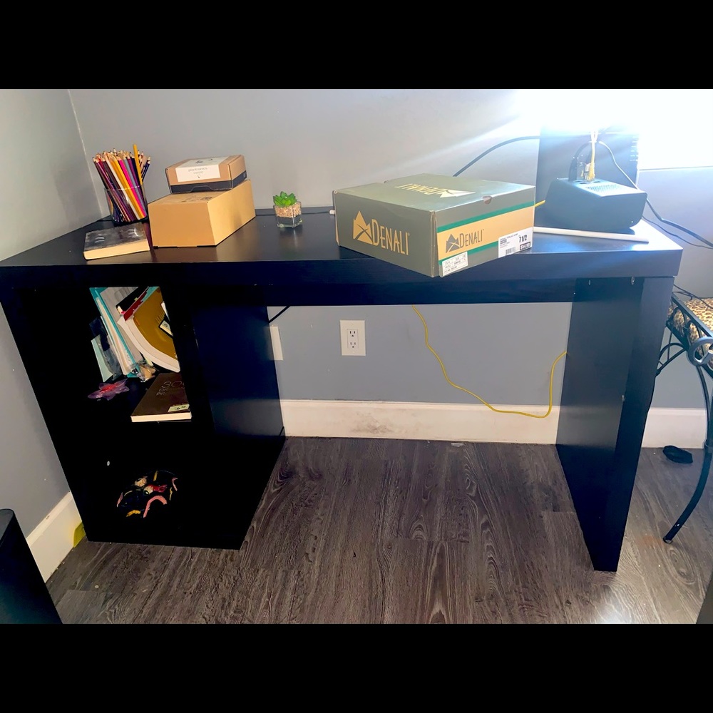 Black office desk